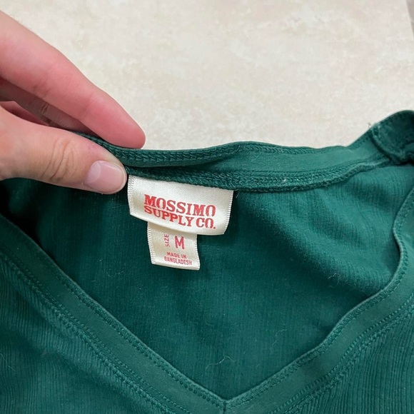 Green V-Neck Long Sleeve Top - Picture 3 of 4